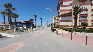Etagenwohnung in Avenida de españa 6. Bonito piso en primera línea de playa en torrox