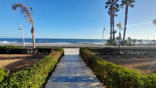 Xalet a Urbanizacion pueblo bahia 56. Gran chalet al lado del mar