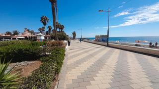 Appartement à Urbanización las flores 15. Vendo piso 81m2 costa de oro torrox costa