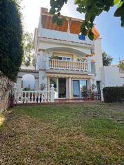 Chalet  Calle monte florido 216. Vendo excelente villa en caleta de velez