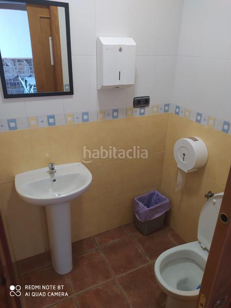 Foto a9561a7d-c219-400f-aa65-bc945ebf7155. Lloguer local comercial a avenida américa 88 a Centro Internacional Torrox