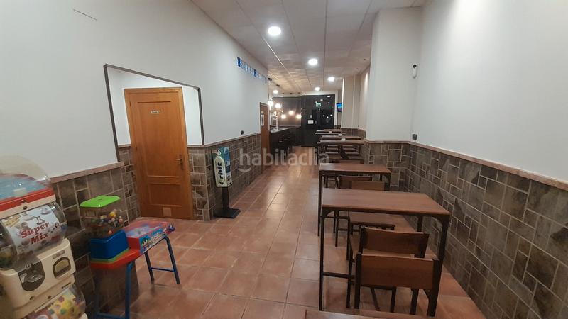 Foto 4056bda3-aa6f-496c-a40c-fd6c50a8db5e. Location local commercial dans paseo maritimo 7 dans Torrox