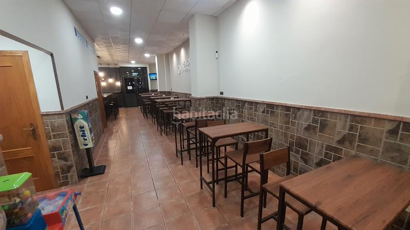 Foto a7e9f0b2-b092-41fa-84bb-59cb4385a839. Location local commercial dans paseo maritimo 7 dans Torrox