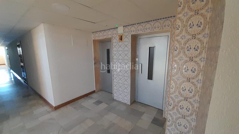 Foto ea95eb37-2b54-42ba-b4d7-38b583b69e46. Appartamento con piscina in Urbanización Santa Rosa Torrox