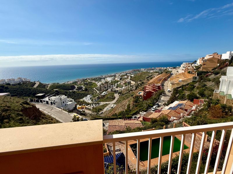 Foto ee1211d3-6b52-4299-b44a-8ce65495d637. Casa aparellada a urbanización El Peñoncillo 3 a Torrox