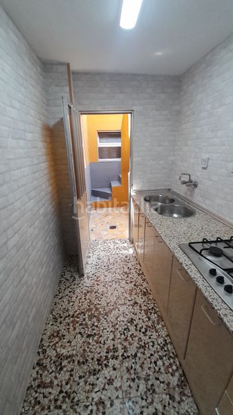 Foto 981efedc-5ef1-4c2a-8946-388cbf962e58. Casa a calle octavio lópez 19 a Paseo Marítimo de Levante Torre del Mar