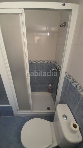 Foto bd1417e1-eea4-47d0-8b6a-6de38e71f0d9. Casa a calle octavio lópez 19 a Paseo Marítimo de Levante Torre del Mar