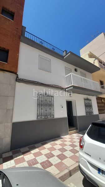 Foto d4d4538d-f509-469d-9415-0eb7fdad2615. Casa a calle octavio lópez 19 a Paseo Marítimo de Levante Torre del Mar