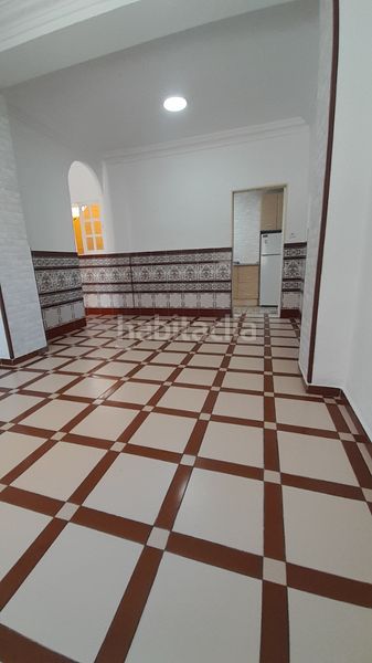 Foto e0aaeff7-a0de-490c-b67c-26d1ff5fb445. Casa a calle octavio lópez 19 a Paseo Marítimo de Levante Torre del Mar
