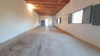 Landgut in Calle loma 60. Se vende 900m terrano con 180m construidos