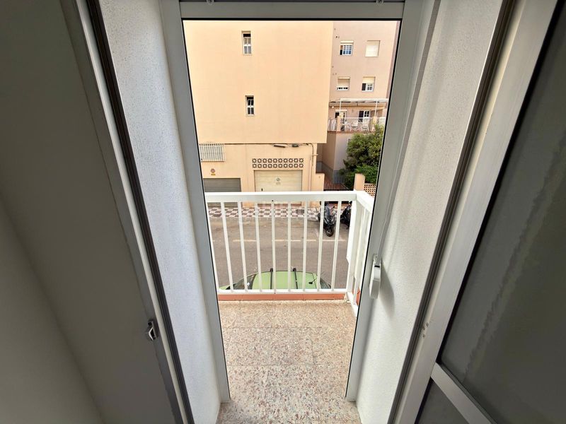 Foto 3563eae6-047d-4efa-80f4-44522d224ace. Edificio in calle octavio lópez 19 in Paseo Marítimo de Levante Torre del Mar