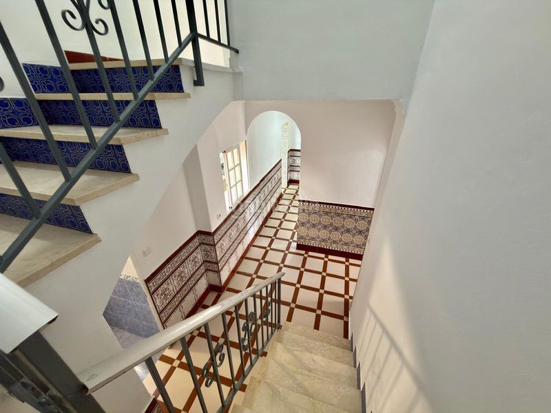 Foto 677e3562-438b-45d3-b114-4fb2b1c33a4f. Edificio in calle octavio lópez 19 in Paseo Marítimo de Levante Torre del Mar
