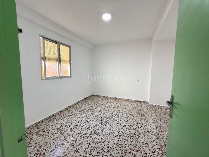 Foto 949d4927-c12d-4eea-bddc-b36837b162b0. Edificio in calle octavio lópez 19 in Paseo Marítimo de Levante Torre del Mar