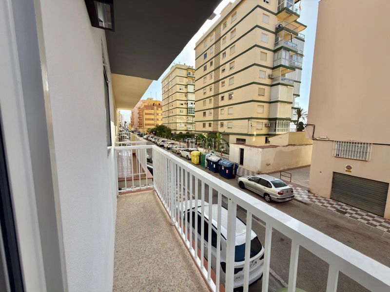 Foto ad28d611-dd56-46c1-8375-27d6509d2cea. Edificio in calle octavio lópez 19 in Paseo Marítimo de Levante Torre del Mar