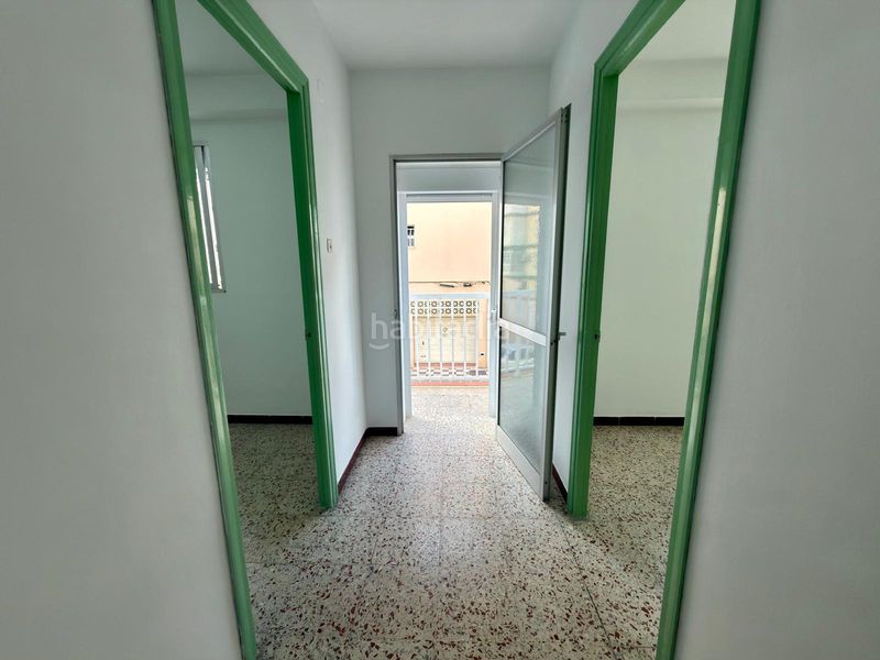 Foto bb1174be-6ff6-4bc3-aca5-73b5c088e5af. Edificio in calle octavio lópez 19 in Paseo Marítimo de Levante Torre del Mar