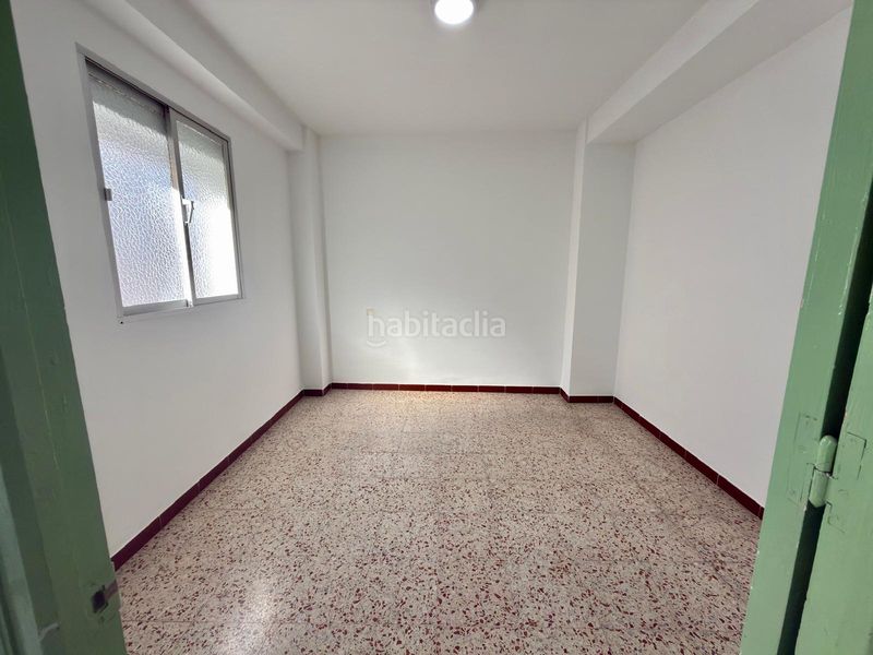 Foto cac7b997-a860-4b2b-9be7-1b1bba3601d7. Edificio in calle octavio lópez 19 in Paseo Marítimo de Levante Torre del Mar