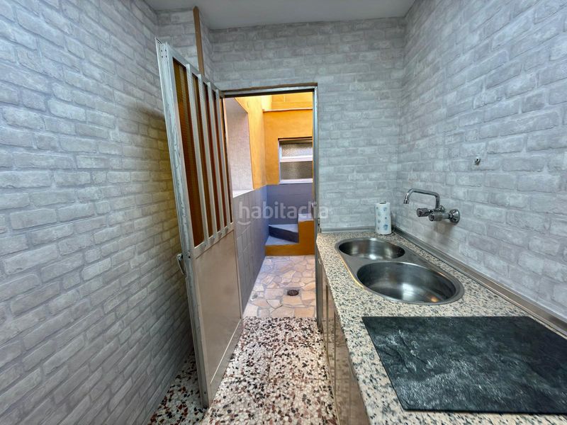Foto e55cf42f-919e-4faa-a111-dd67475122f8. Edificio in calle octavio lópez 19 in Paseo Marítimo de Levante Torre del Mar