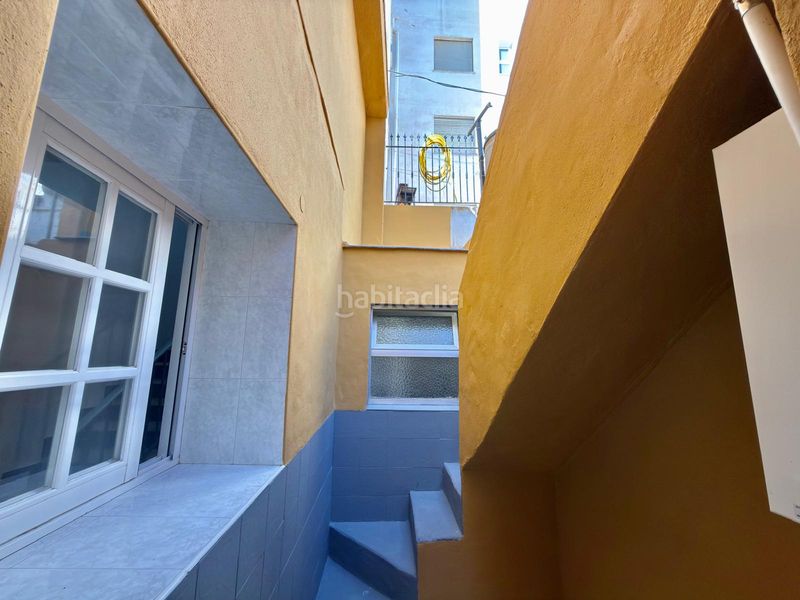 Foto f61ea544-df42-4a8e-a789-d84d1f9da2cc. Edificio in calle octavio lópez 19 in Paseo Marítimo de Levante Torre del Mar
