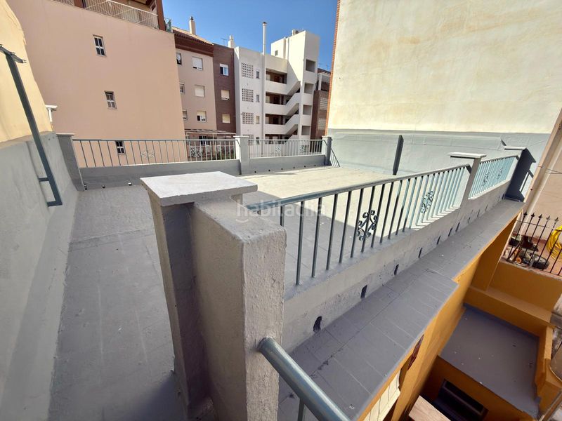 Foto fdede063-2c3d-40aa-81af-78e4257f87cb. Edificio in calle octavio lópez 19 in Paseo Marítimo de Levante Torre del Mar