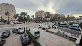 Local commercial à Avenida de andalucía 90. Local comercial a pie de carretera en torrox costa