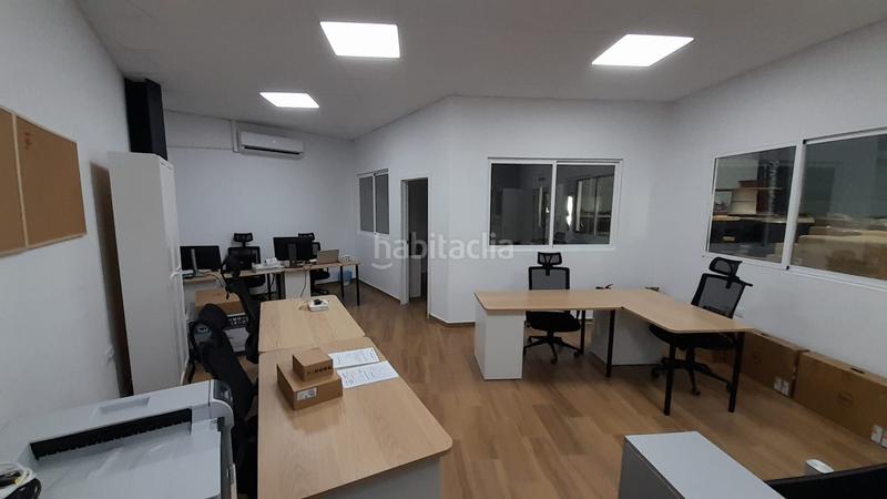 Foto 6b1b3711-9d7a-4e32-85ec-1a597beb8b88. Rent industrial building in calle carpintero 33 in Algarrobo