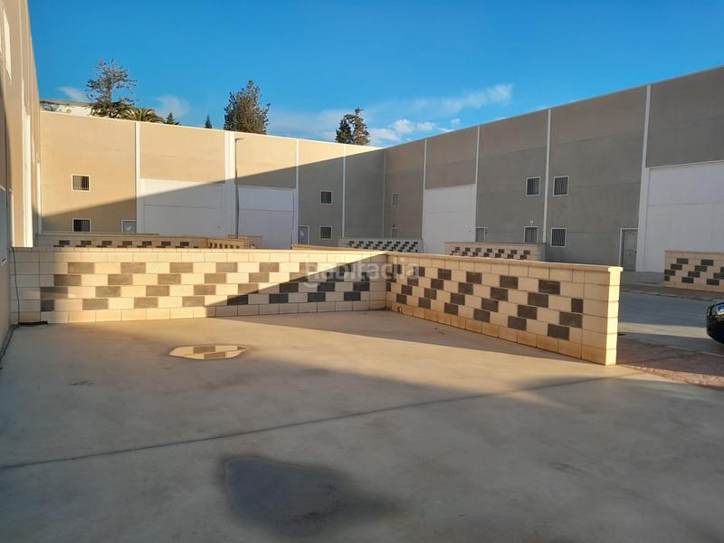 Foto adb40fb6-939f-4245-b7d8-0a850f995e0f. Rent industrial building in calle carpintero 33 in Algarrobo