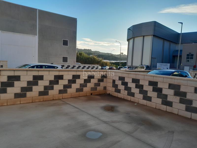 Foto c2ee2269-05a5-43bb-8c65-5cf1a2342077. Rent industrial building in calle carpintero 33 in Algarrobo