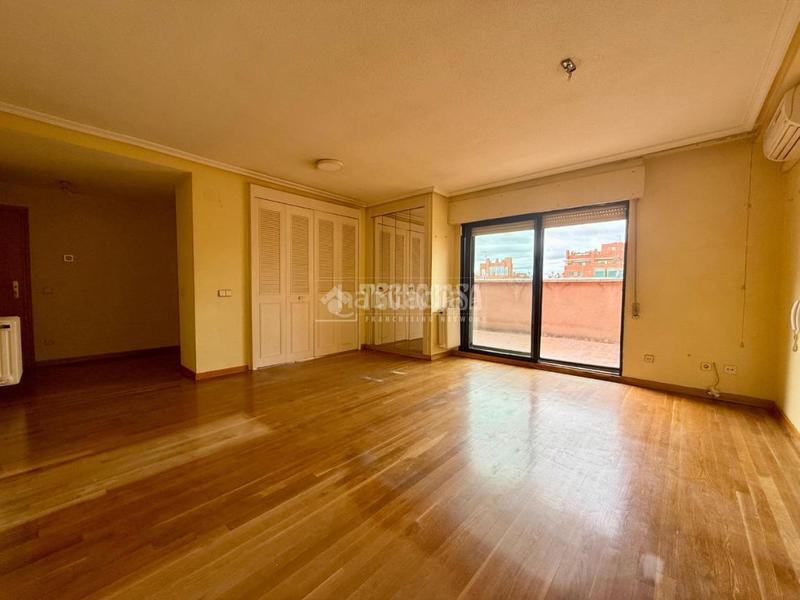 Foto e25c67df-3b62-4ce0-8599-46ce02137b9f. Studio with pool in San Juan Bautista Madrid