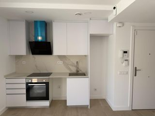 Lloguer Planta baixa a Carrer d'anselm clavé 69. Planta baja de obra nueva con terraza y parking en el centro de