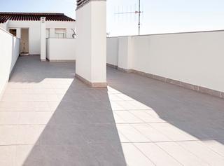 Pis a Carrer la plana 27. Fantástico ático con terrazas con orientación este