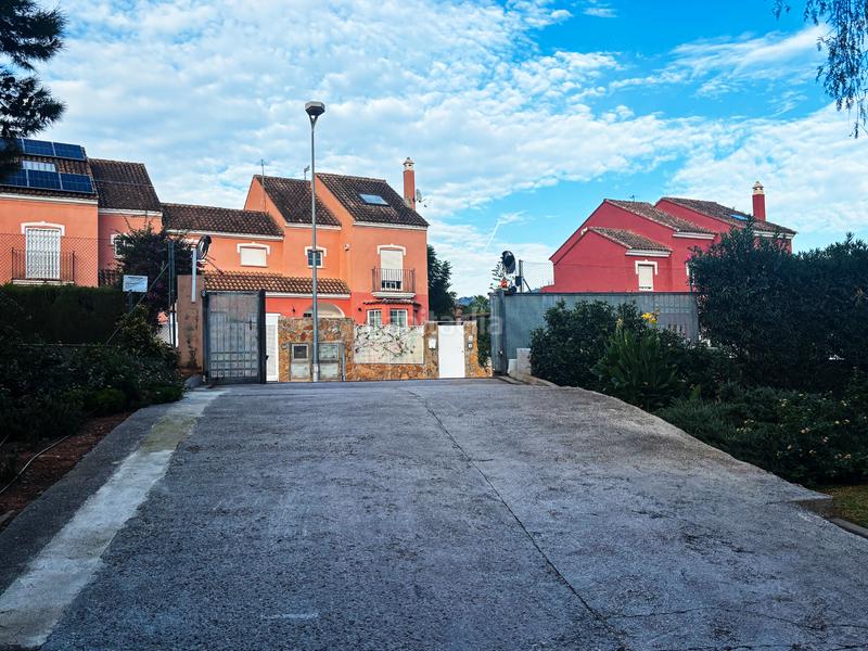 Foto 5860cdad-8e73-45bc-9254-8369765582c9. Alquiler piso en avenida retor emilio bayarri 9 maravilloso piso en residencial con piscina y jardines en Puçol