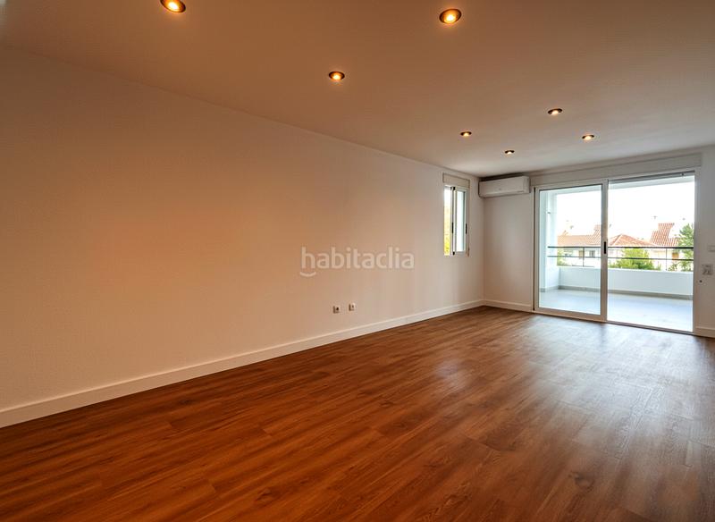 Foto c667e58c-9c02-4eed-9d68-666f7c5e219d. Alquiler piso en avenida retor emilio bayarri 9 maravilloso piso en residencial con piscina y jardines en Puçol