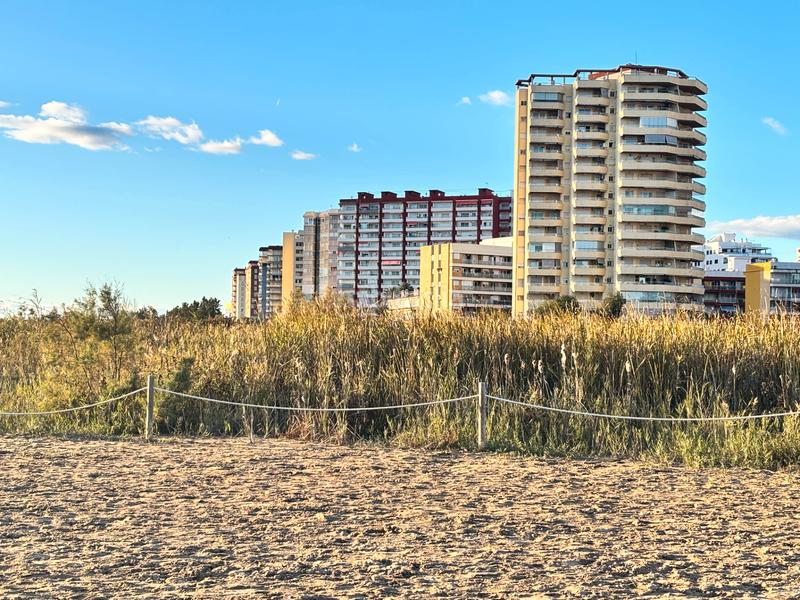 Foto 930f772f-9a18-4cab-a630-123a3e427f0a. Piso en carrer llari 1 vive de vacaciones en Platja de la Pobla de Farnals Pobla de Farnals (la)