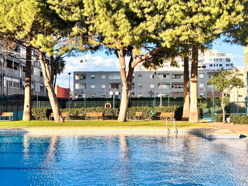 Foto 9bd83243-5899-41bd-bbb9-5cc5e373e73f. Piso en carrer llari 1 vive de vacaciones en Platja de la Pobla de Farnals Pobla de Farnals (la)