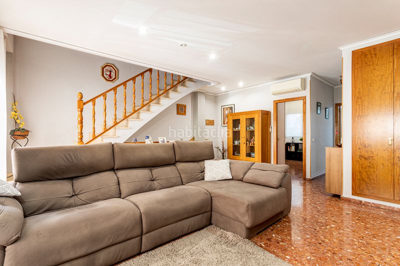 Foto 66e4f402-4228-48b8-8666-b63fb0d1960e. Casa adossada a carrer del cid 5 a Zona Alta Puçol
