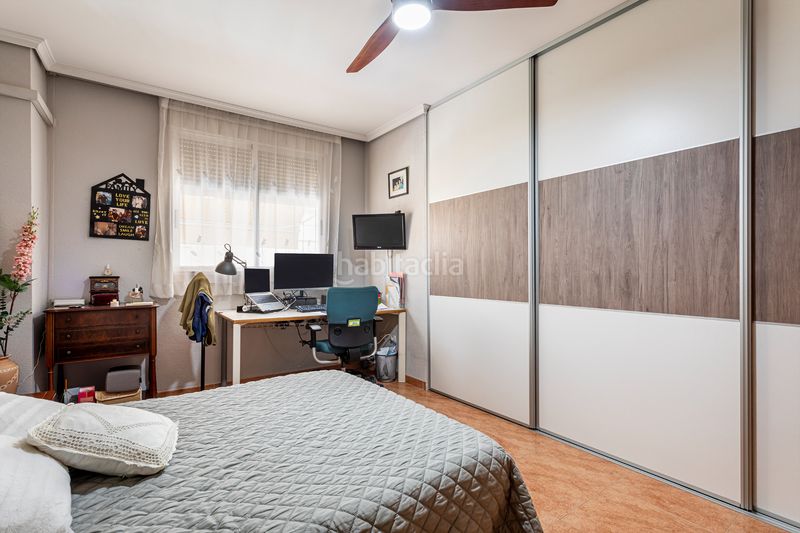 Foto f9cada98-5384-499b-a7a6-da78ae11a408. Casa adossada a carrer del cid 5 a Zona Alta Puçol