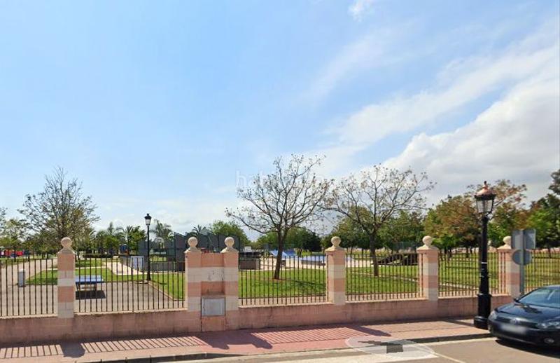 Foto bc6ef0d1-e6a9-45dc-911a-b31ee1ab2dc0. Terreno residencial en Rafelbunyol