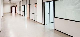 Local Comercial en Carrer d'emilio lluch 26. Fantstico local con doble escaparate en patraix