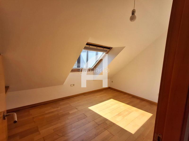 Foto 4b64e0ec-70ab-4c06-b7da-1b44b1f71620. Location attique avec chauffage parking dans Bembrive Vigo