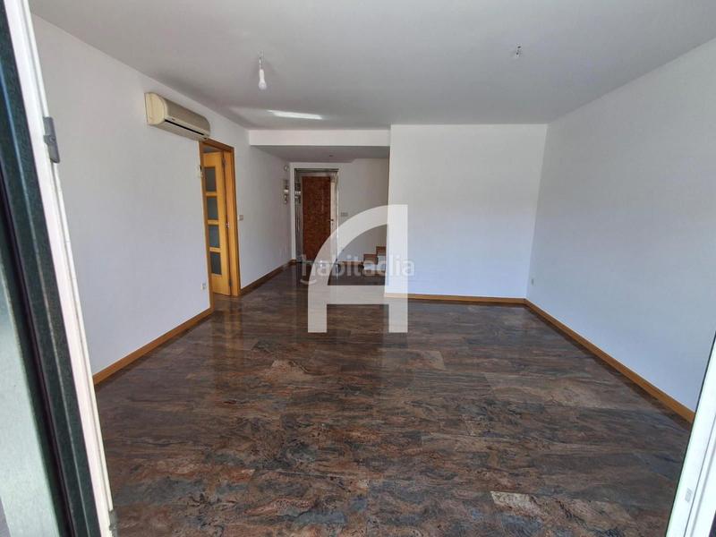 Foto eb8e6c6e-79a0-4bb6-bbad-916453f2fcbb. Location attique avec chauffage parking dans Bembrive Vigo