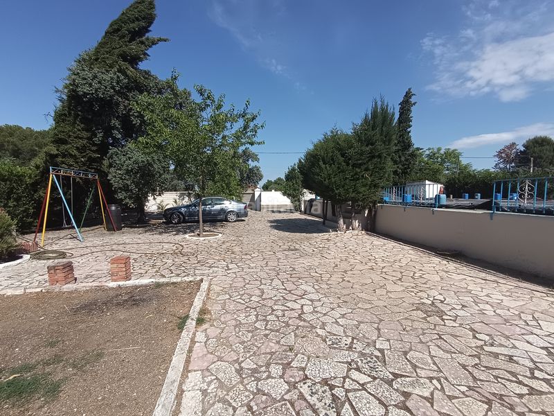 Foto f51441e9-a8f0-45b5-b6f2-4de5e9cbd958. Xalet amb xemeneia aparcament piscina a Carlota (La)