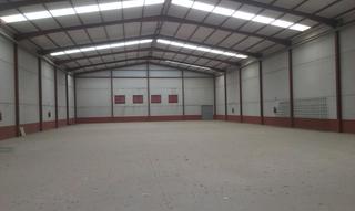 Location Bâtiment à usage industriel à La Banda - Campo de Fútbol. Alquilo y vendo nave de  3.300 m en tres caminos.
