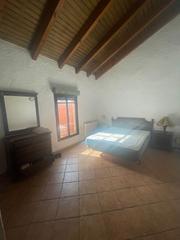 Chalet à La Barrosa. Bonito chalet en chiclana zona del sotillo, a 1 km del colegio.