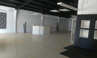 Location Bâtiment à usage industriel à Villanueva Golf. Nave de 931 m en tres caminos , nave comercial e industrial.