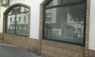 Location Local commercial  Calle del sargo. Local de 250 m en poligono de tres caminos, puerto real.