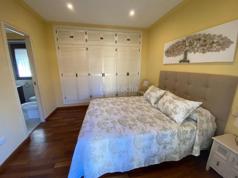 Foto 100c61d1-9b15-497f-bbdd-46dcef5ecf7a. Chalet con camino parcheggio piscina in La Barrosa Chiclana de la Frontera