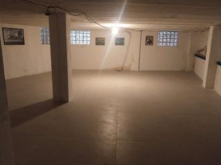 Industrial building  Calle sant antoni de padua. Entresuelo en pego