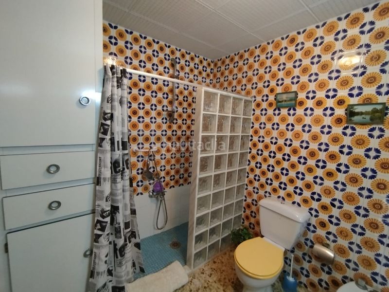 Foto 0918f66d-e15a-4992-b26d-1e7d4eea9699. Casa amb aparcament a Albaida