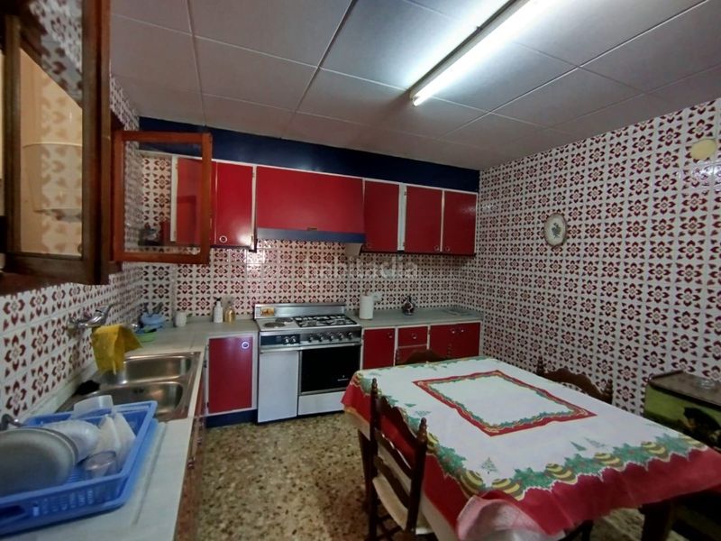 Foto 527b0e7d-a514-424d-8d32-13650dcf3c86. Casa amb aparcament a Albaida