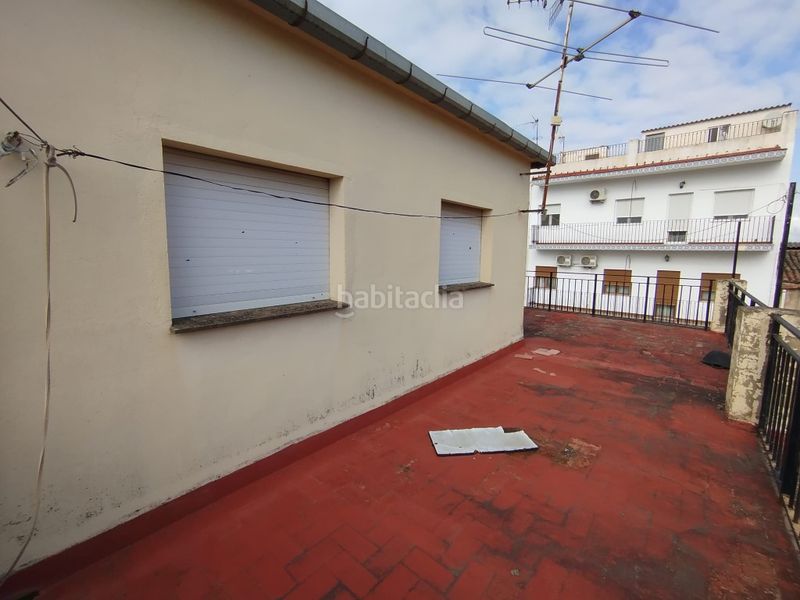 Foto ef9fd925-026a-40e9-93fa-e30046fc39e9. Casa amb aparcament a Albaida